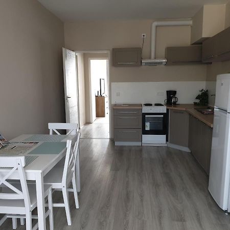 Chill House Apartman Eger Exteriör bild