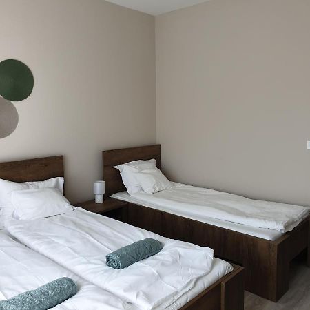 Chill House Apartman Eger Exteriör bild
