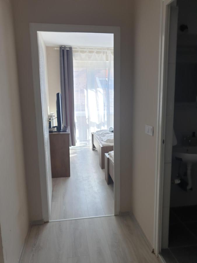Chill House Apartman Eger Exteriör bild
